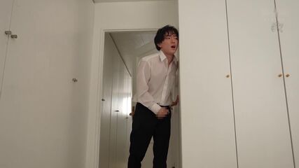 MILF Temptress Makes Dick Throb