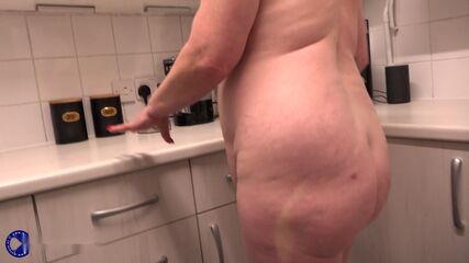 Curvy Mature Naked GILF